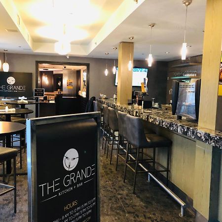 B&B Grand Rockies Resort 2Br 1Pullout Canmore Eksteriør bilde