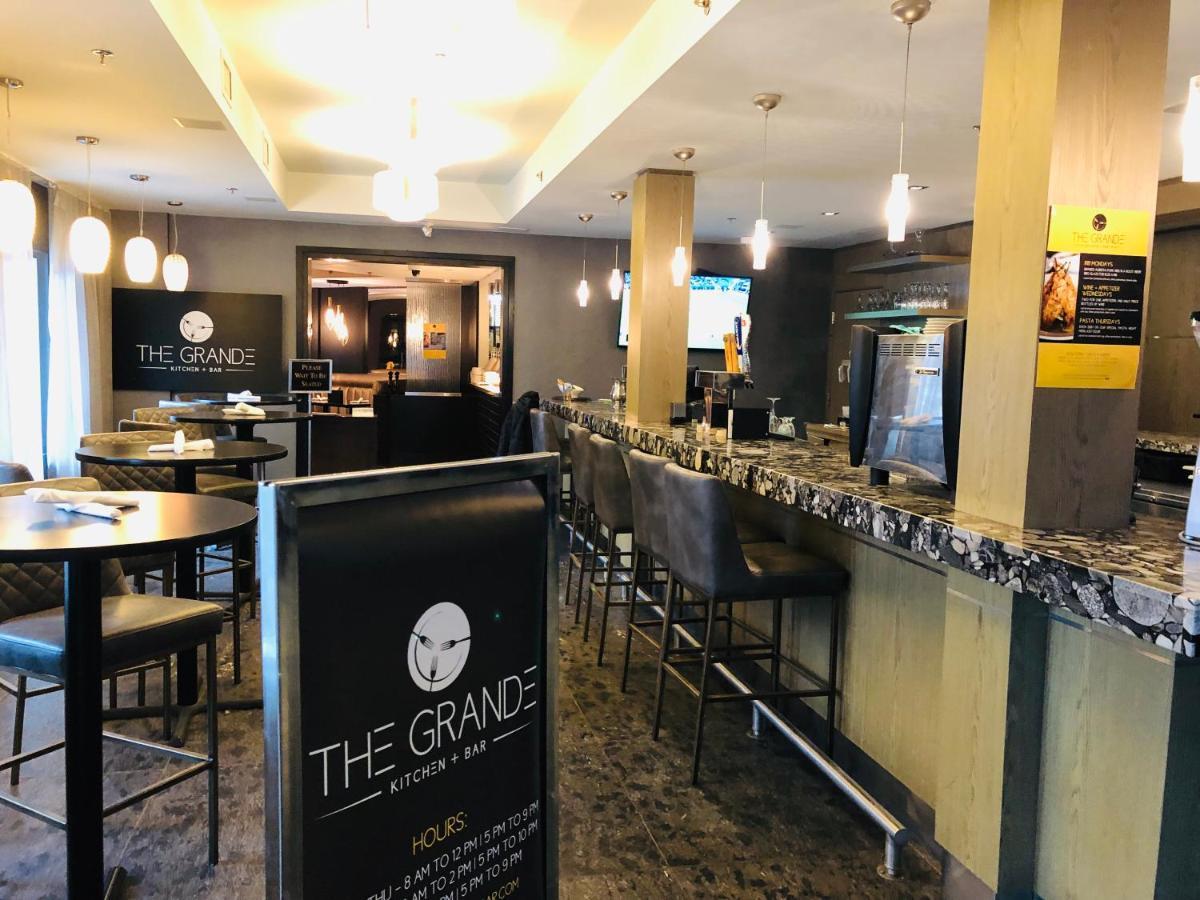 B&B Grand Rockies Resort 2Br 1Pullout Canmore Eksteriør bilde