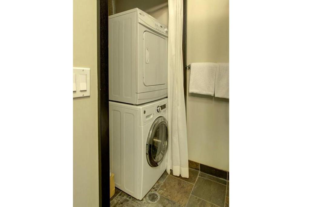 B&B Grand Rockies Resort 2Br 1Pullout Canmore Eksteriør bilde
